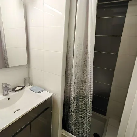 T2 Proche Avec Piscine Et Parking, 4 Personnes - Fr-1-607-219 * 아그